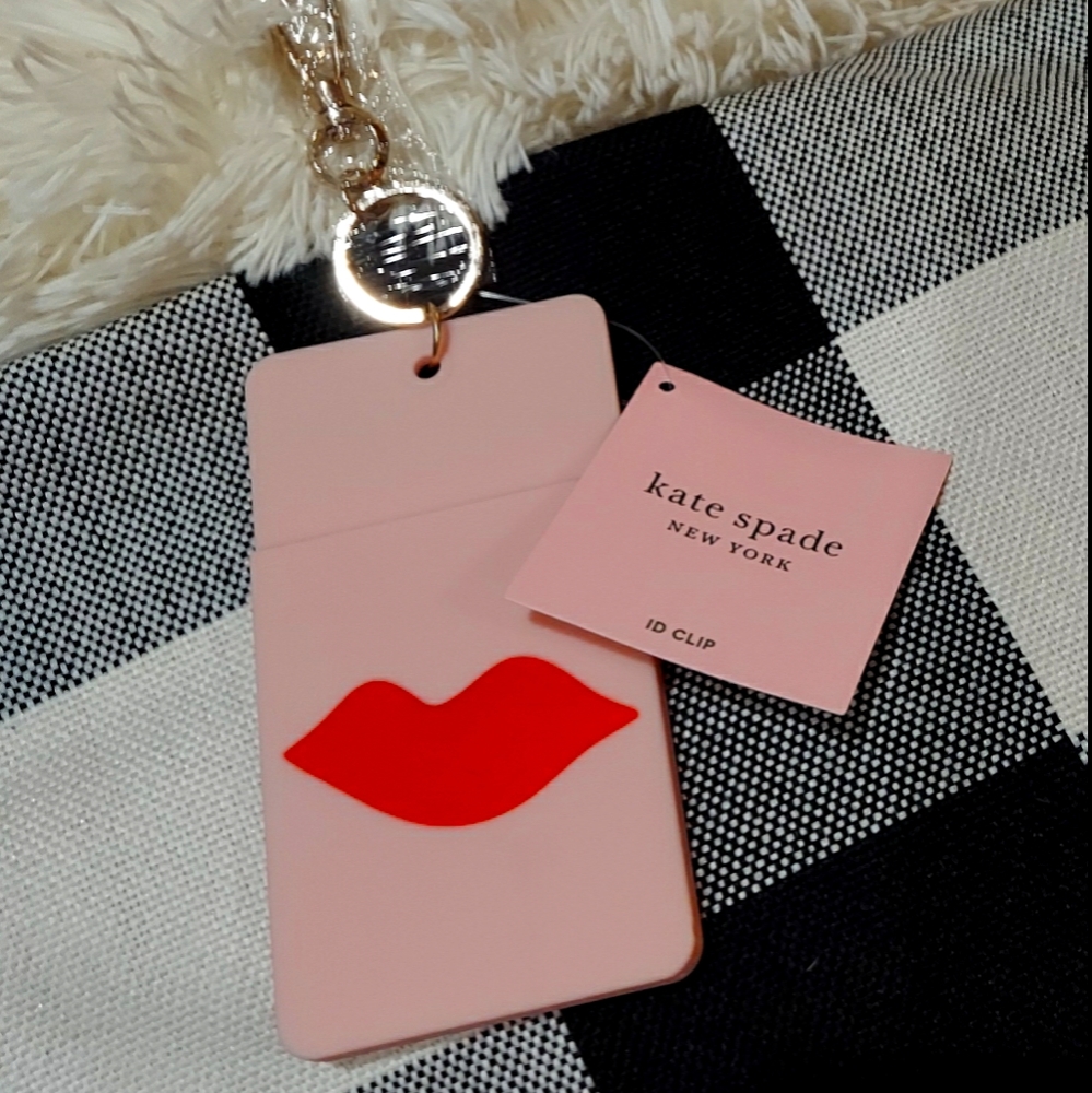 Kate Spade lip luggage tag